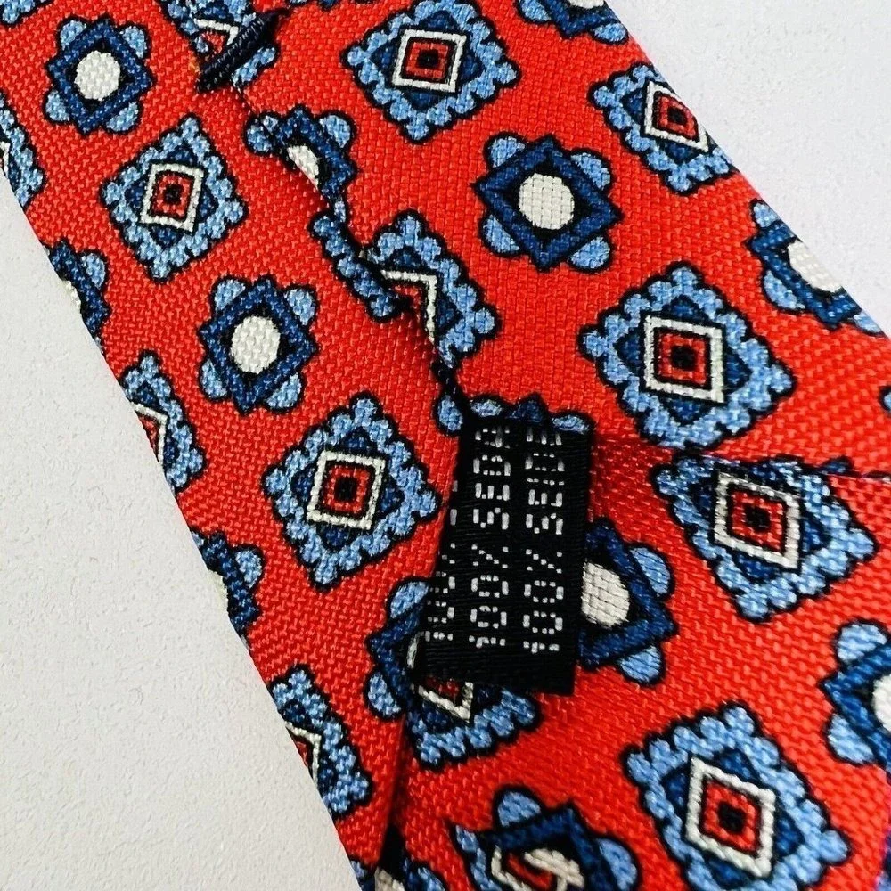 NWOT M. FERRETTI Red w/ Blue White & Red Silk Mens Necktie 3.25